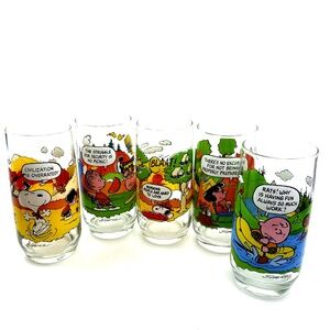 Peanuts Snoopy Camp Charlie Brown McDonalds Lot of 5 Glasses Vintage 1968